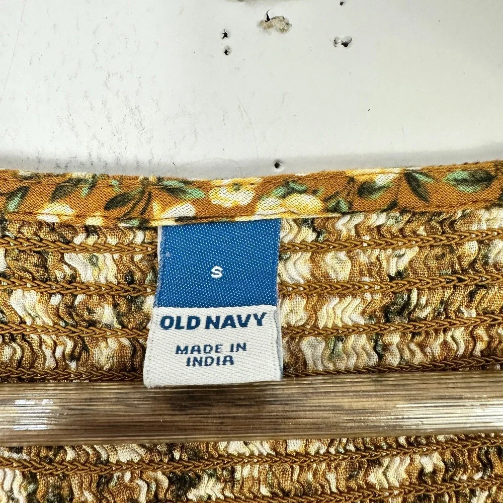 Old Navy Blouse S Yellow Floral Smocked Peplum Boho Cottagecore‎ Prairie Top